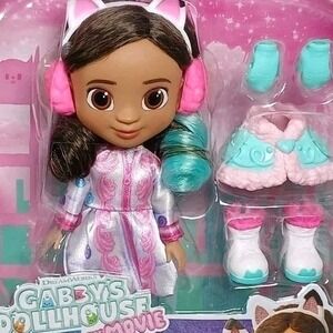 NIB Gabby's Dollhouse Movie Sweetest Treat 6 Inch Doll Accessories Snow Gear
